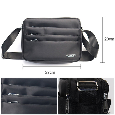 Croix noire de Bag Multi Pocket de messager d'épaule - nylon occasionnel de sac mortuaire